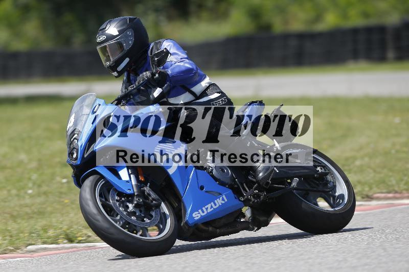 /27 12.06.2025 Ducati Schweiz Trackday Warmup  ADR/gruen-vert/4